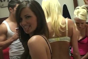 keezm激情小电影